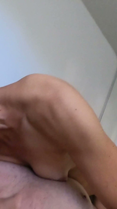 Sådan starter dagen for en fræk MILF med en behåret fisse, fuld video 28 min mym - dazzlingfacegirl | Klip 1