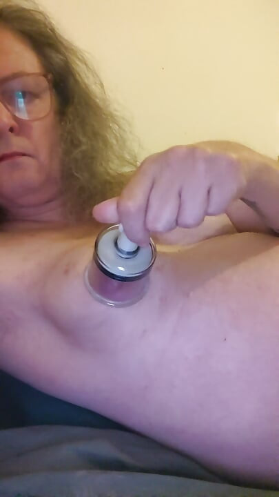 Kesakitan memberikan saya susu