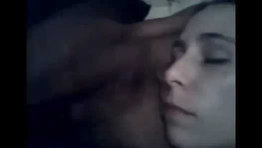 Lil Mary Head, пока она писает