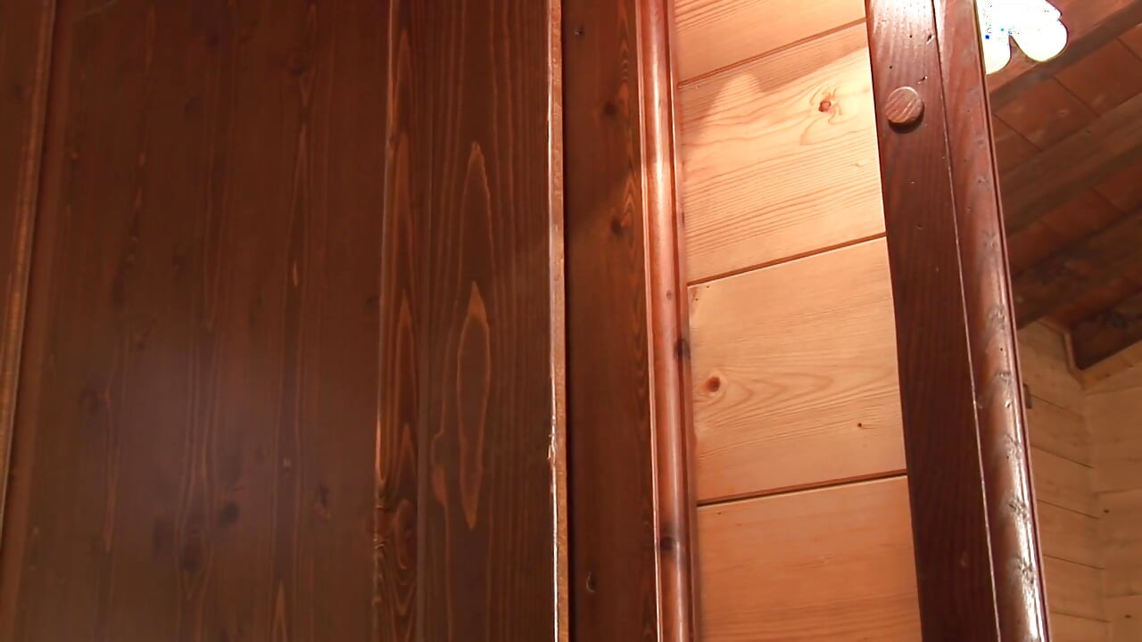 A young girl in a sauna suck a mature cock before a good fuck