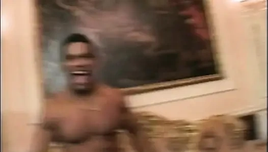 Canavar siyah yaraklar göt sikişi ve göğüslerine boşalma birçok genç amatör sürtük