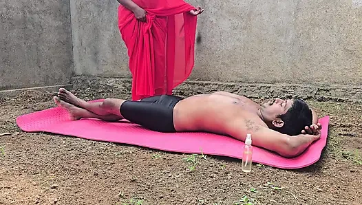 Индийская сари член подчищает милфу жестко, в 69, отсасывает и жестко трахается с боссом с большим хуем