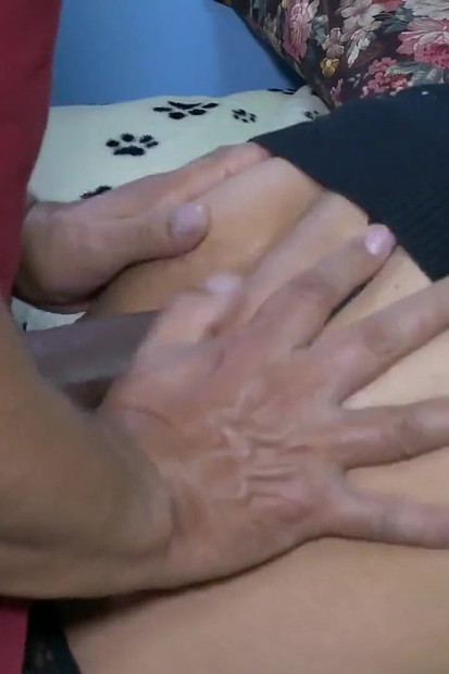 Je suis une salope soumise qui adore les bites noires dans le cul