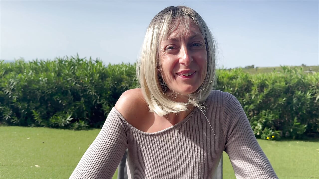 Lena, milf de 40 anos de tours!