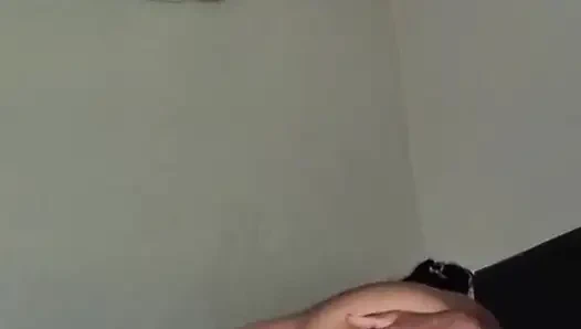 En iyi arkadaşım evime geliyor ve sonra amcığını görüyor