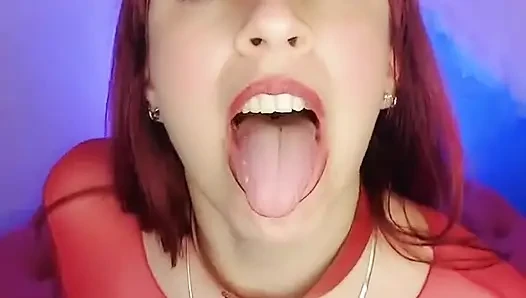 My Boyfriend Blindfolds Me so That I Suck His!