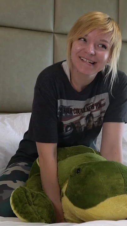 Alexa Crush, Pillow Humping Expert