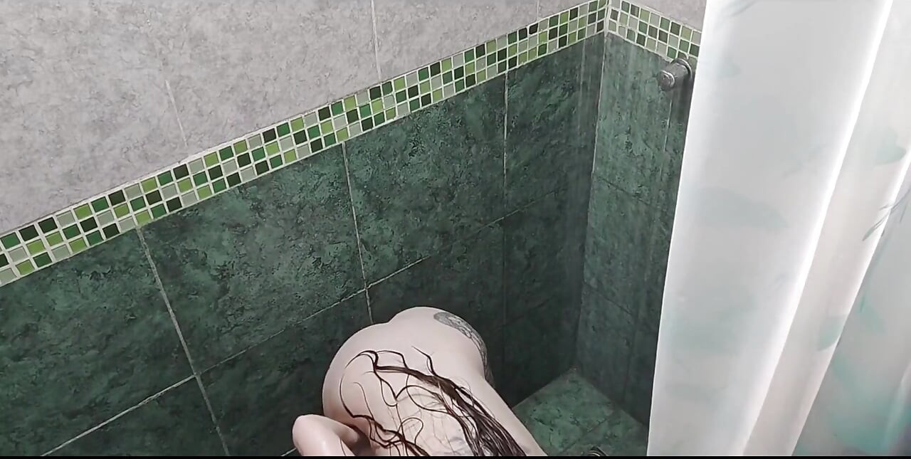 25minutový Zakázaný Pohled Při Sprchování