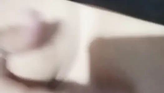 Öğle yemeğinden sonra amcığımı oynuyorum