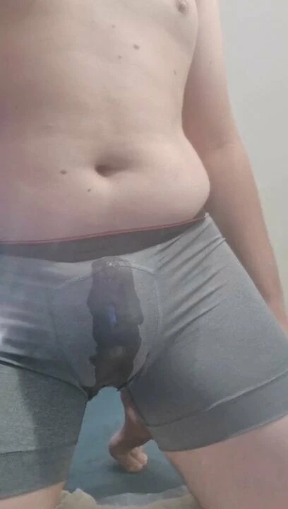 25 Chub Boy pee in tight boxers