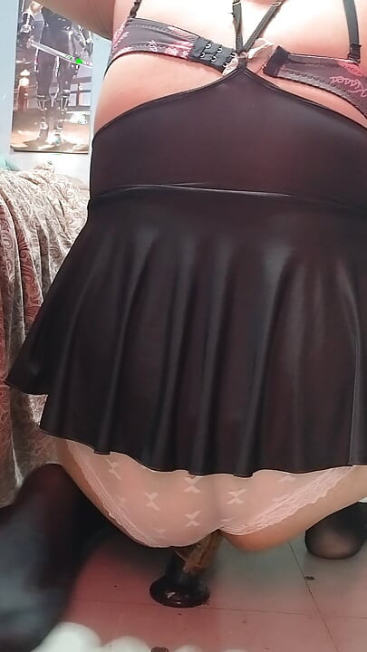 Svršavam svoju igračku