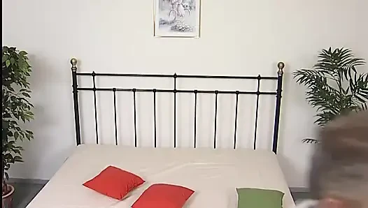 Yatağa bağlı sert seks