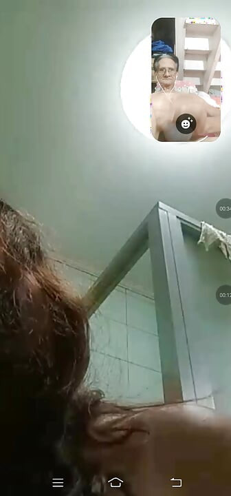 매일 쾌락을 원하는 비디오 섹스 콜을 결코 잊지 마세요