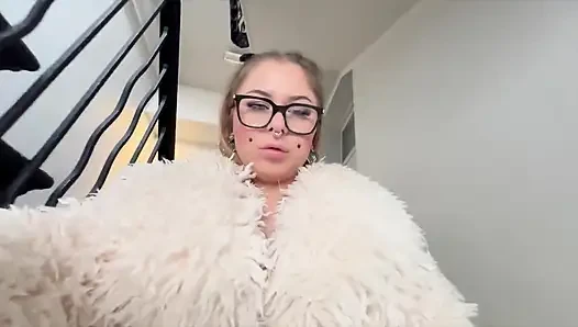 Sandie Candy Cumwalk