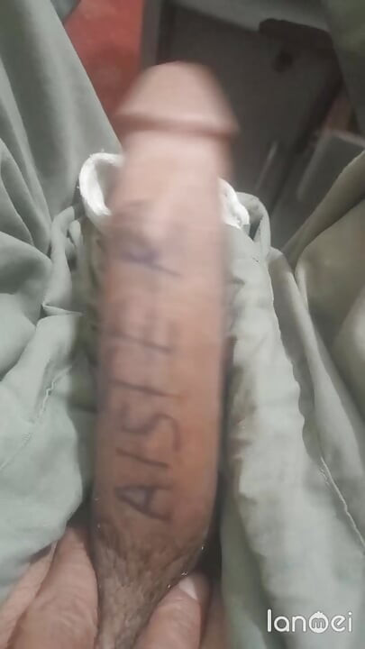 Žene koje su zainteresirane za seks, posebno Pakistanke, i žele se seksati u privatnosti, mogu me kontaktirati.