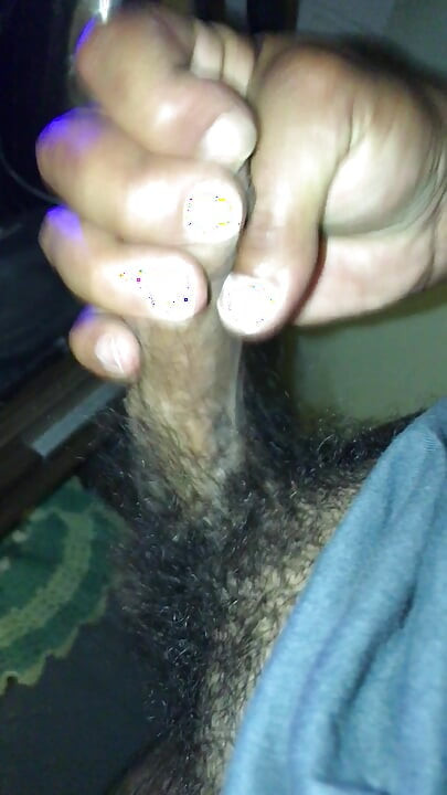 Naočale na kurcu i velika jaja.