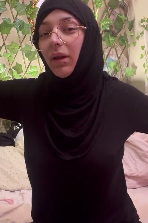 Yoga-în-hijab-pentru-tine