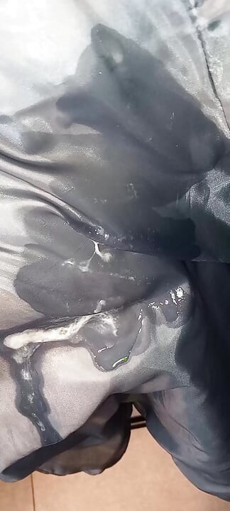 Je baise les parois de sa douce chatte