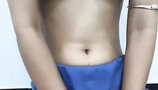 18+ Симпатичная индийская девушка пальцами мокрую волосатую киску, дези Деревню