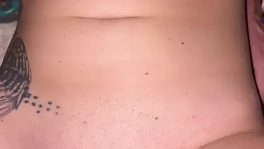 Beni bahçede masada beni siktirdi ve sonunda boşalttı!