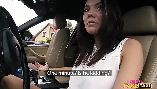 Female fake taxi - suami selingkuh jilat memek di dalam taksi