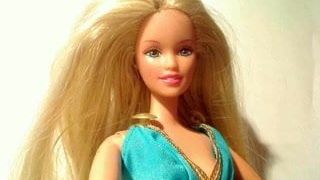 Barbie leva um facial # 1