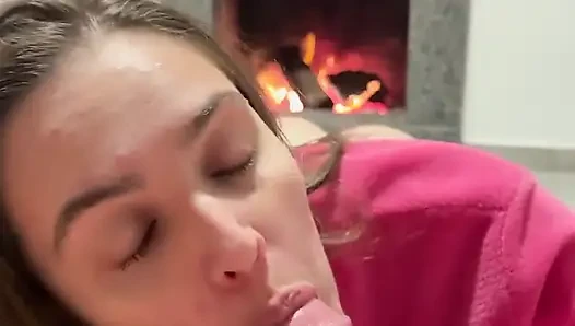 Ein Echtes Paar Hat Romantischen Sex Im Wohnzimmer