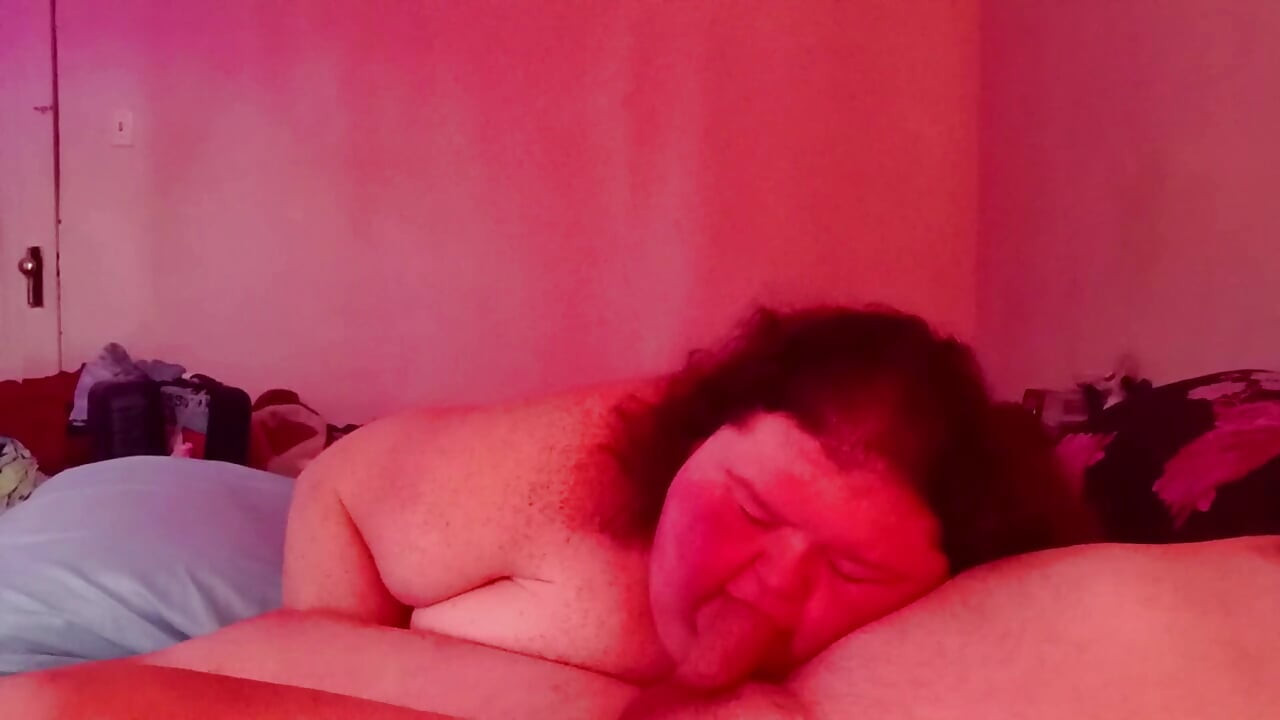 Butterfly Kisses Receives Deep Thrusting With Legs Wide Open After A Blowjob