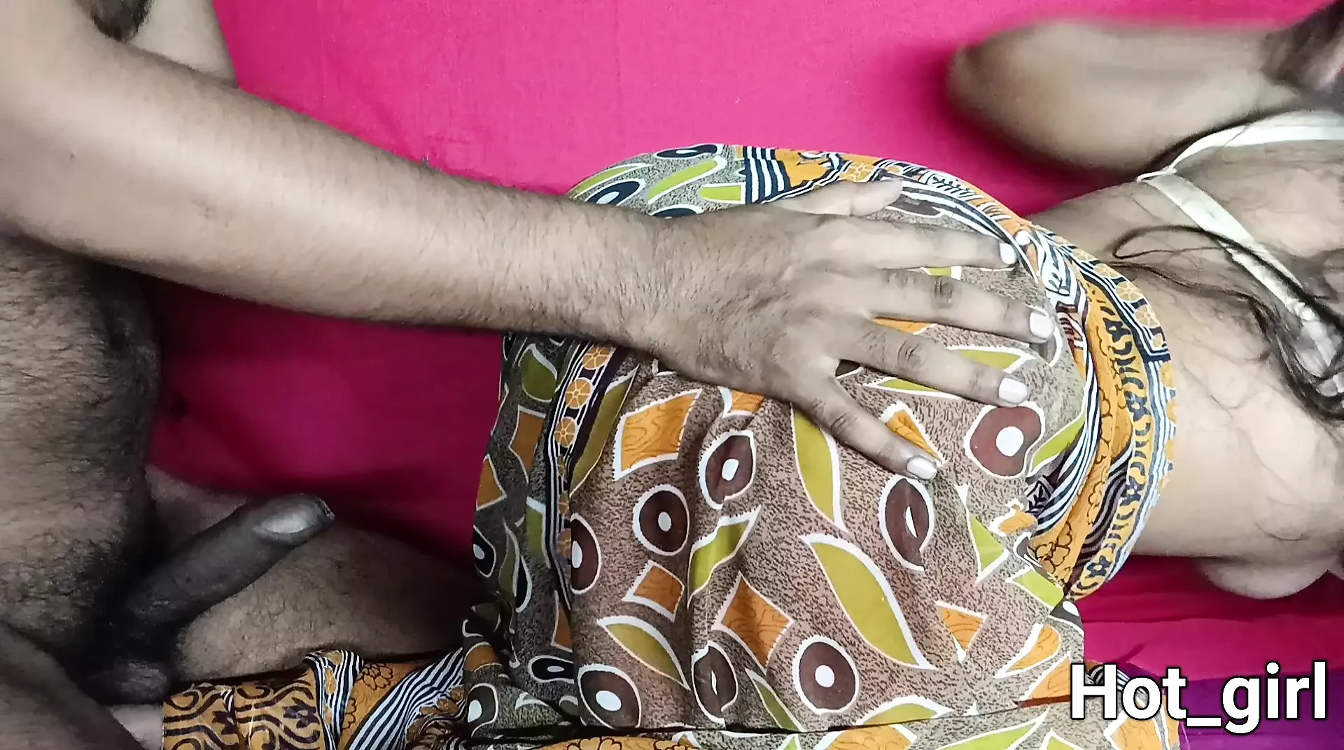 Cumnatul m-a futut, ridicându-mi sari-ul - Hot_girl