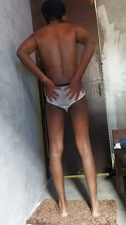 校长 Shithin Fag 早上敬礼