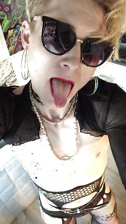Sexy sissy-schwuchtelmädchen