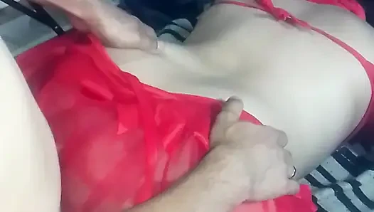 Я сосу ее задницу, ее вагину, и я вставляю это в ее сексуального дьявола