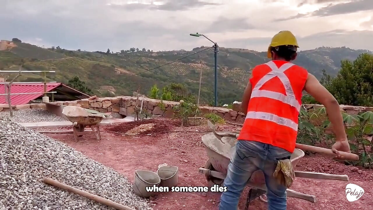 Woman Fucks the Worker Because Her Husband Went with His Friends