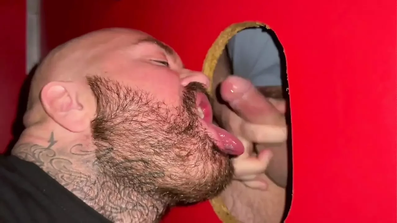 Cum 4 Glory Hole Part 1