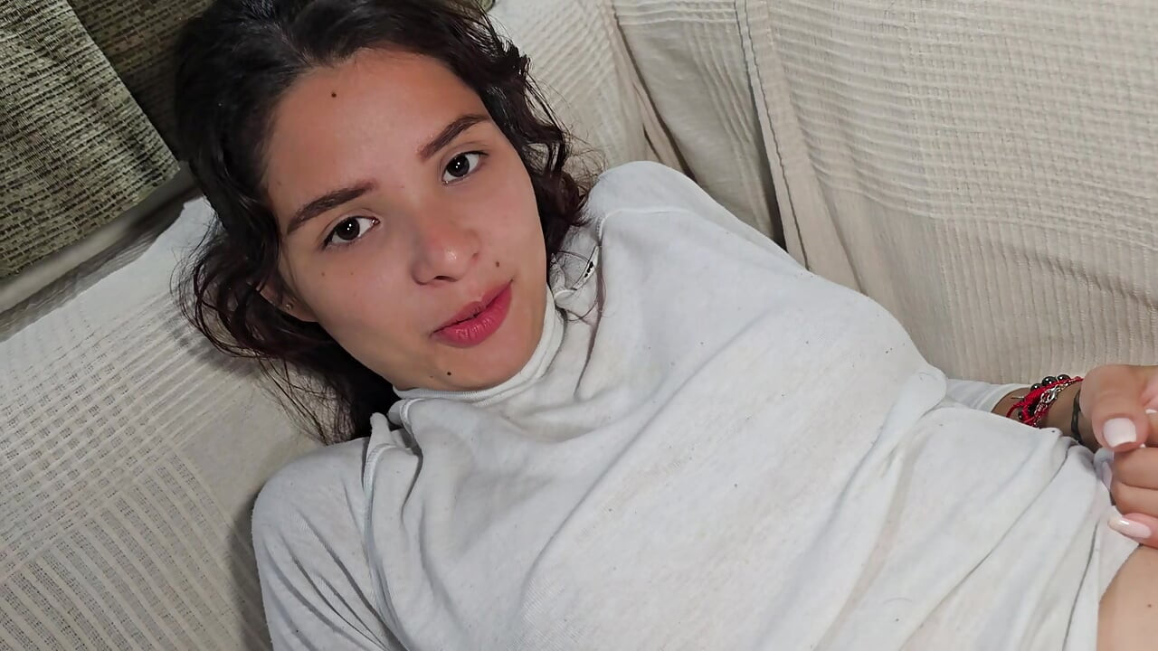I give my rich Latina stepsister a nice fuck until she gives her all her rich milk on her feet