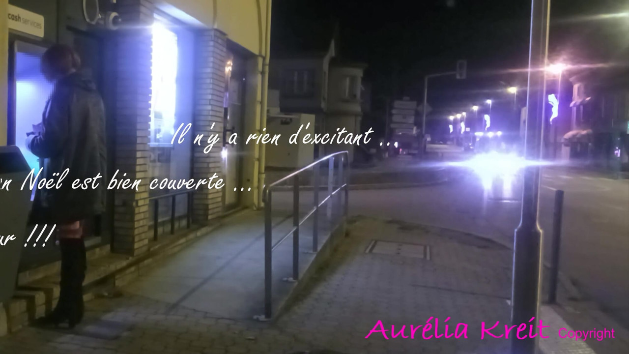 Mrs. Claus goes to the ATM for Santa Claus... Merry Christmas in the Drome!