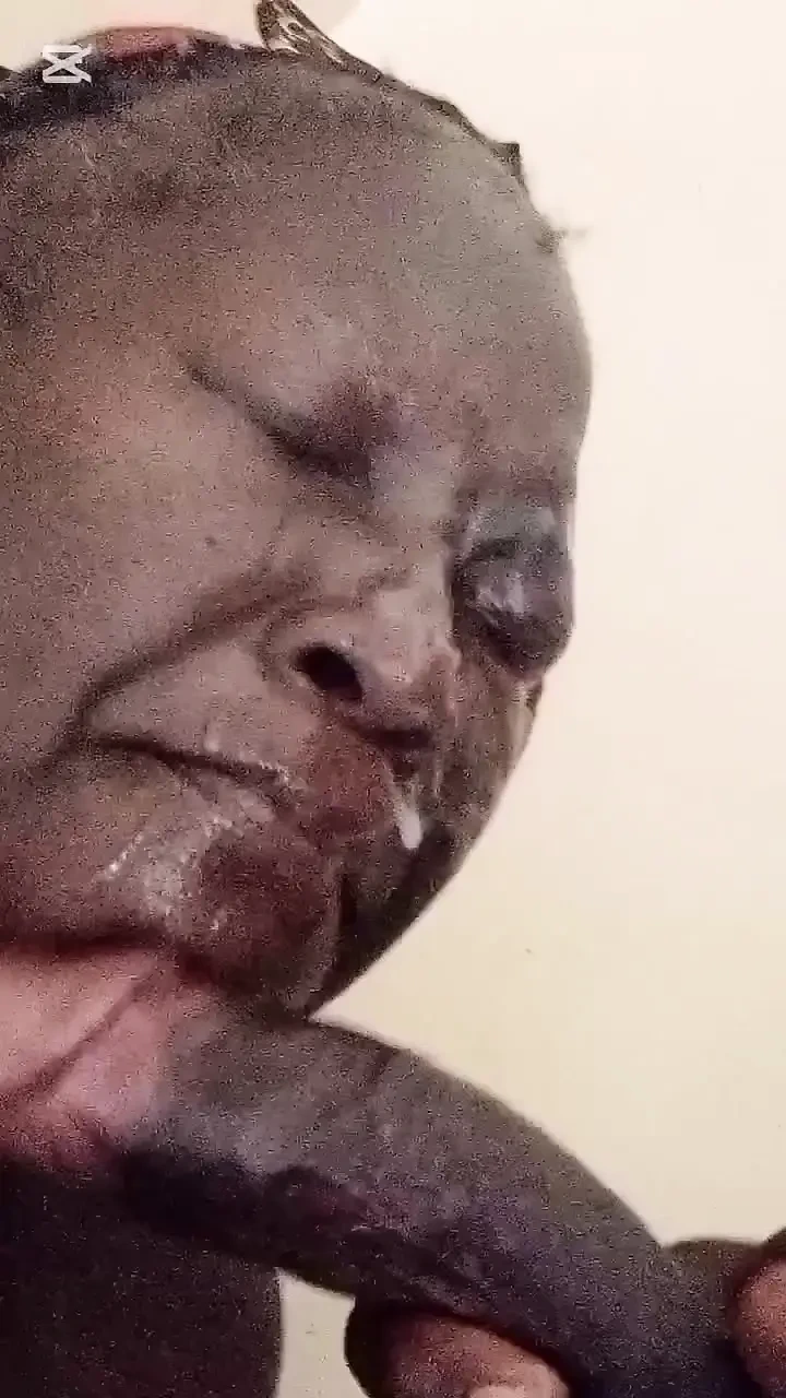 胖奶奶在法律上给她的孙子深喉口交和射在她脸上