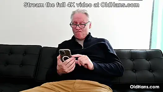 Yaşlı adamlarla sikişmeyi umursamıyorum! Samantha Sparkle OldHans'ta