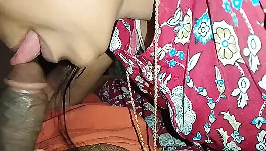 Indian Mallu girl puts her husband's penis in her mouth