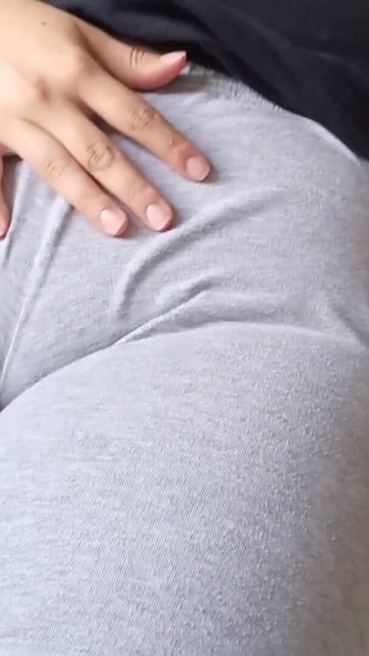 Unforgettable moment from "Giant pussy is marked between the leggings of a teenager"