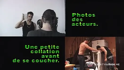 Hinter den kulissen erwachsenenfilm-shooting mit blondine und brünette