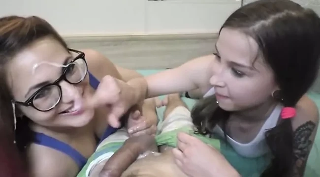 2 girls share facial