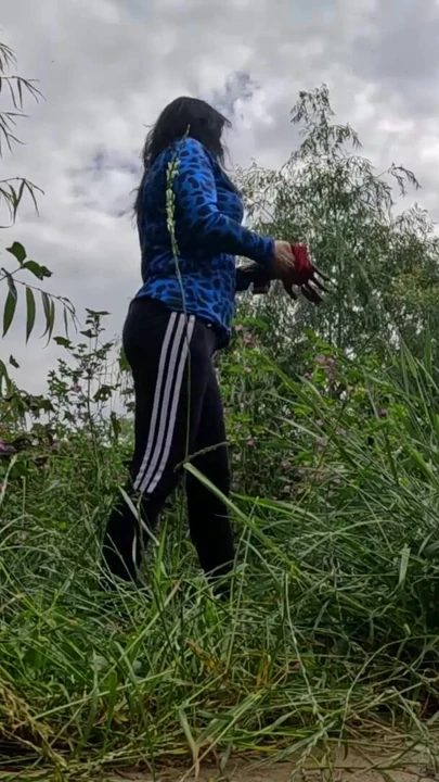 Detik menakjubkan dari "Menunggu tukang kebun kacak dengan c besar...:)"