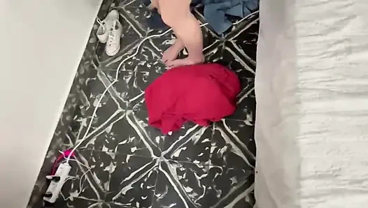 Aku nggak bisa masukin kontolku ke pantat istriku