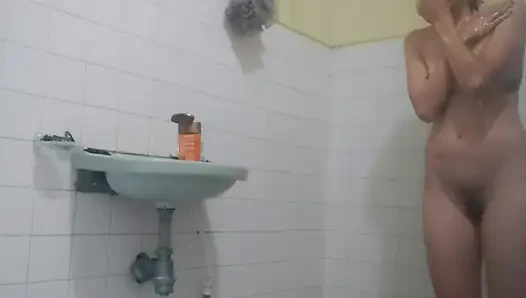 Oil massage in the bath