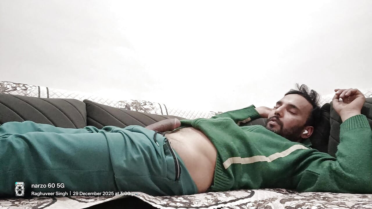 インドのデシ警察官義父はシャワーとマスターベーションを楽しむ パートII