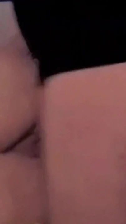 لحظة لا بد من مشاركتها من "UDA Hot MILF مارس الجنس بشدة مع كم قضيب أسود 22 سم ، كس في كل مكان ، حمولة كاملة من نائب الرئيس ، كوميد في"