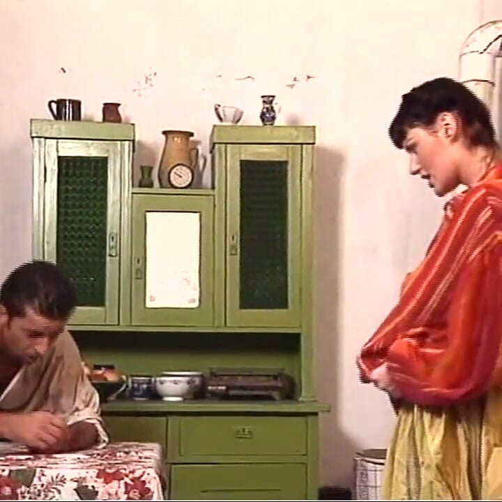 彼女は彼の一日をより良くするために彼の夫から素敵なファックを与えられました