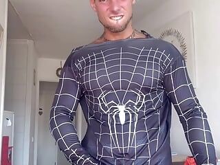 Spiderman con il cazzo grasso che parla sporco