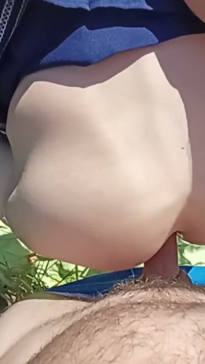 Cute sperm femboy in public nature gave his holes to fuck without a condom to a passing daddy! | Clip 1